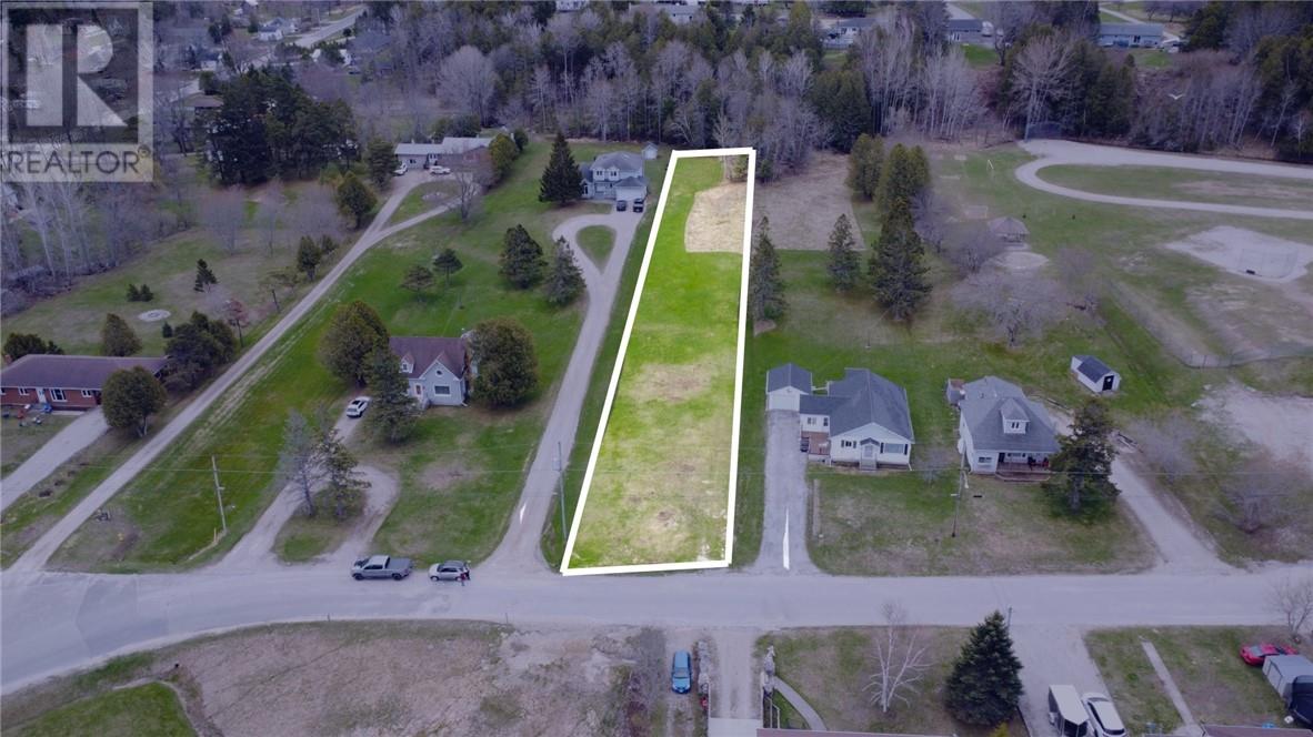 29 Hall Street, Gore Bay — photo 2