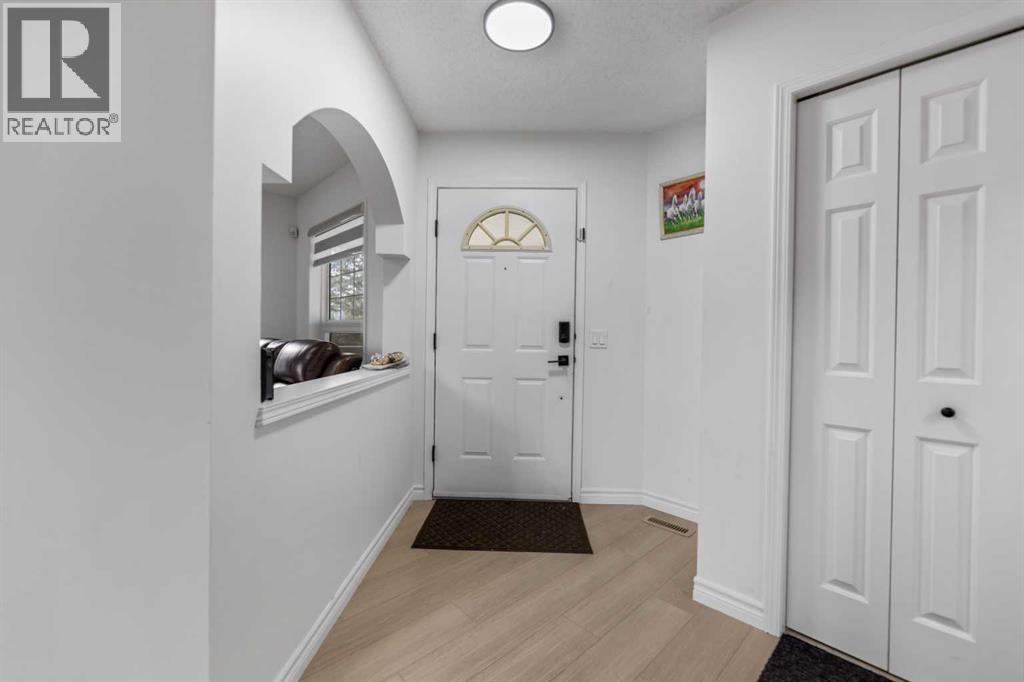 7 Country Hills Park NW - 16