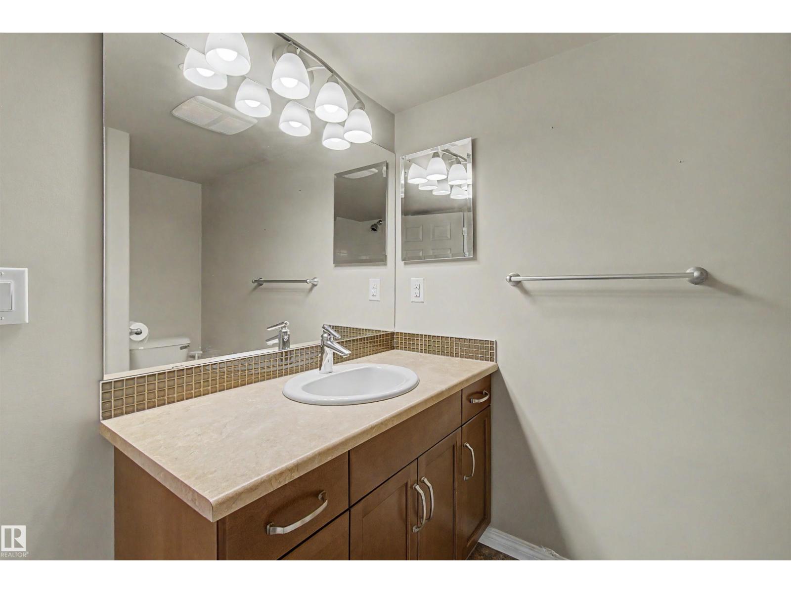 #215 4450 MCCRAE AV NW - 18