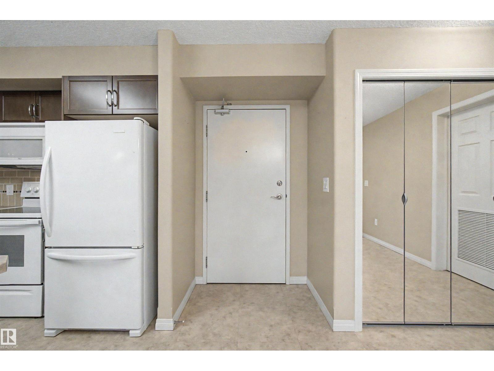 #215 4450 MCCRAE AV NW - Image 5
