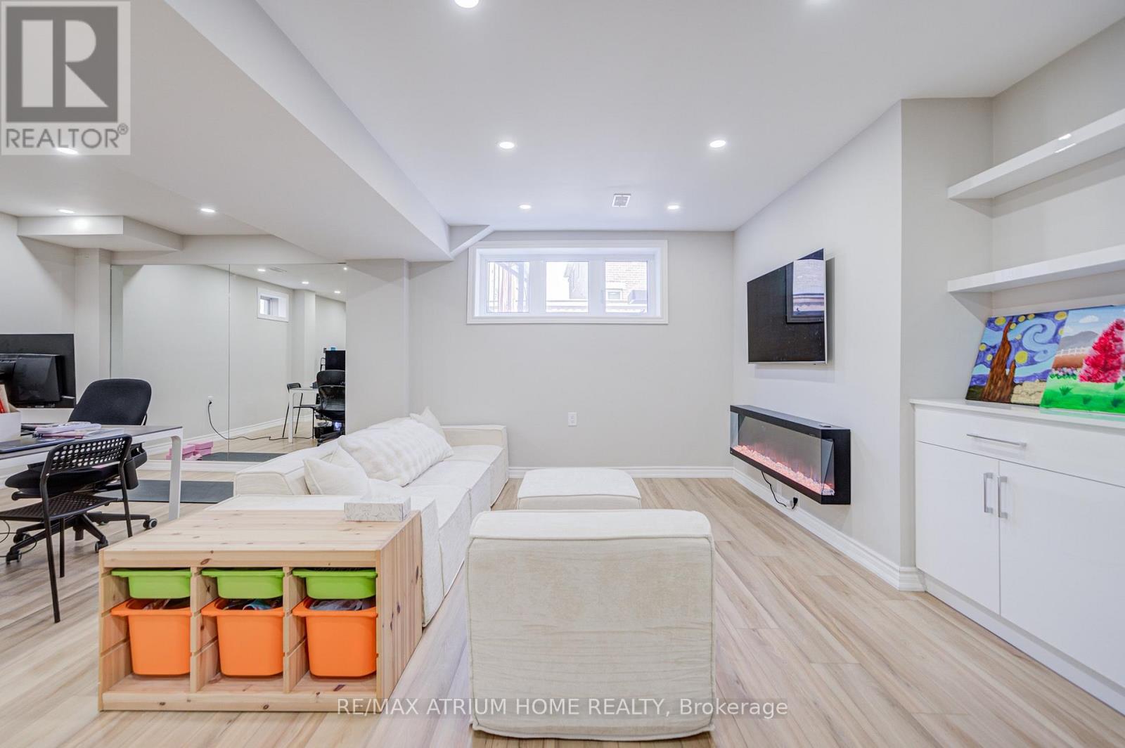 368 ROY HARPER AVENUE - 30