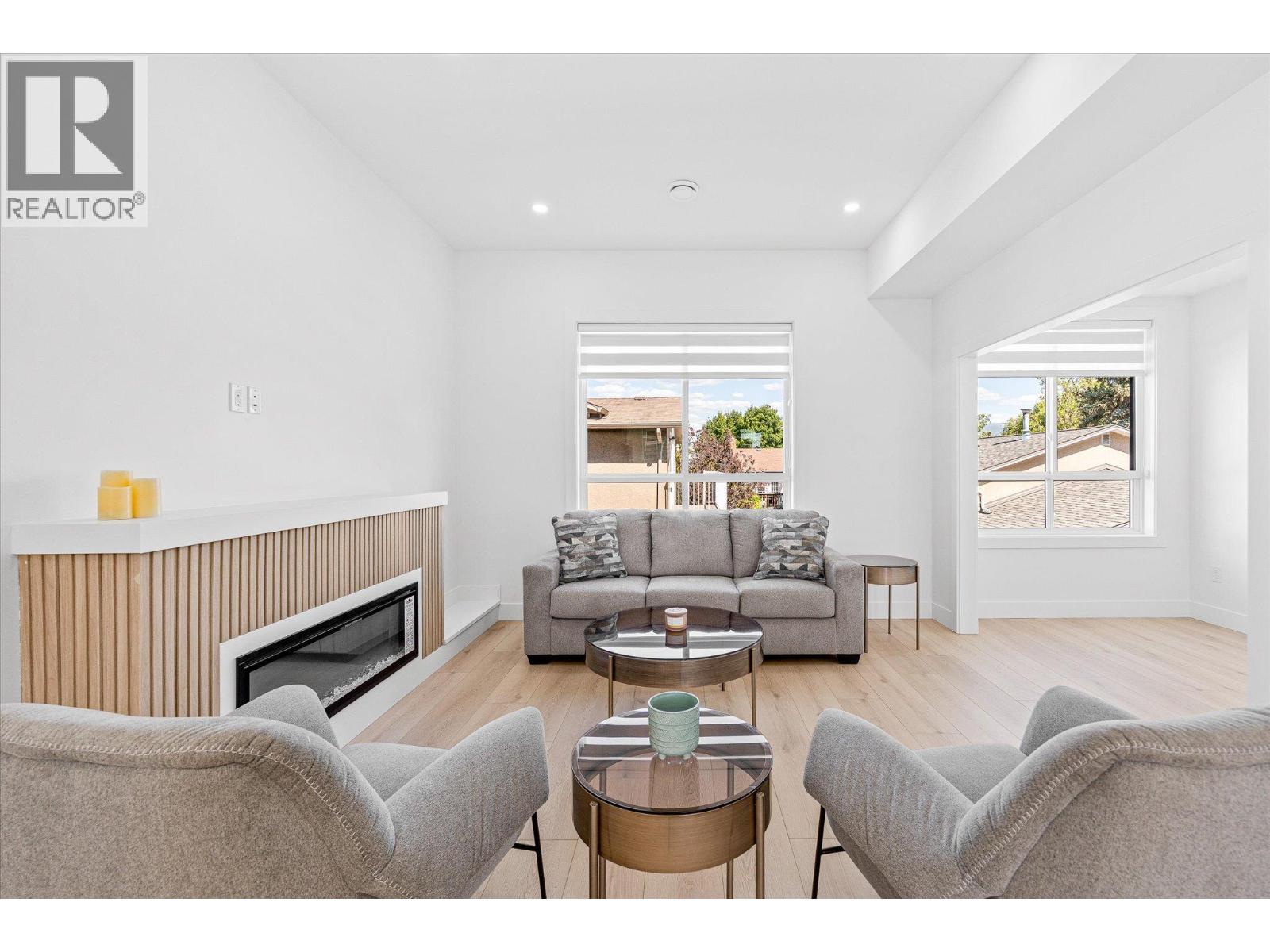 #1 760 Raymer Avenue - 17