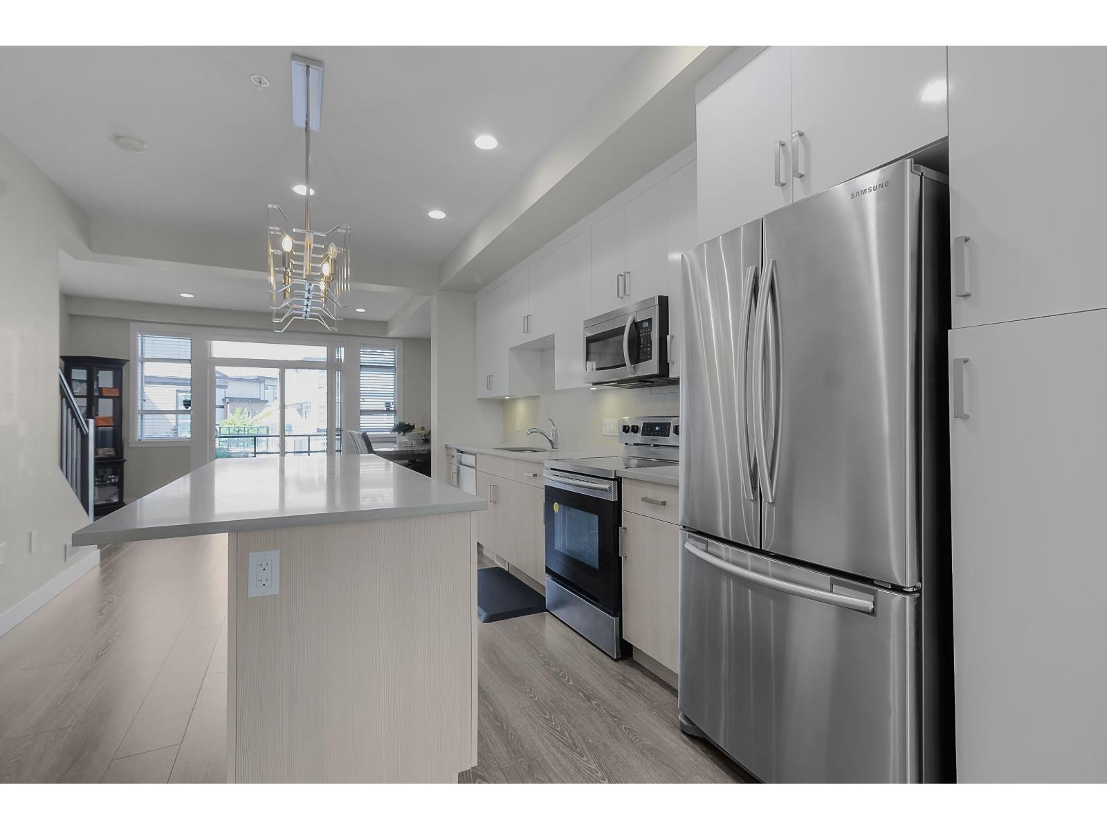 9 8413 MIDTOWN WAY, Chilliwack Proper South, Chilliwack