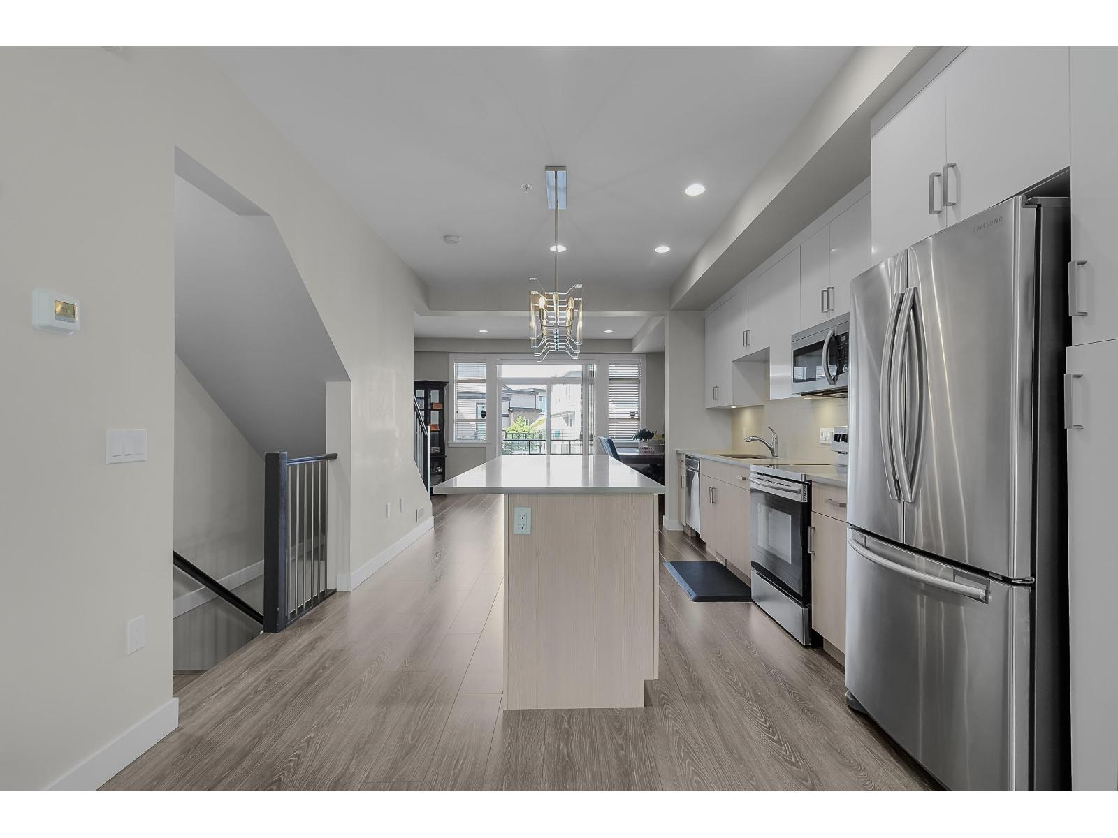 9 8413 MIDTOWN WAY, Chilliwack Proper South, Chilliwack