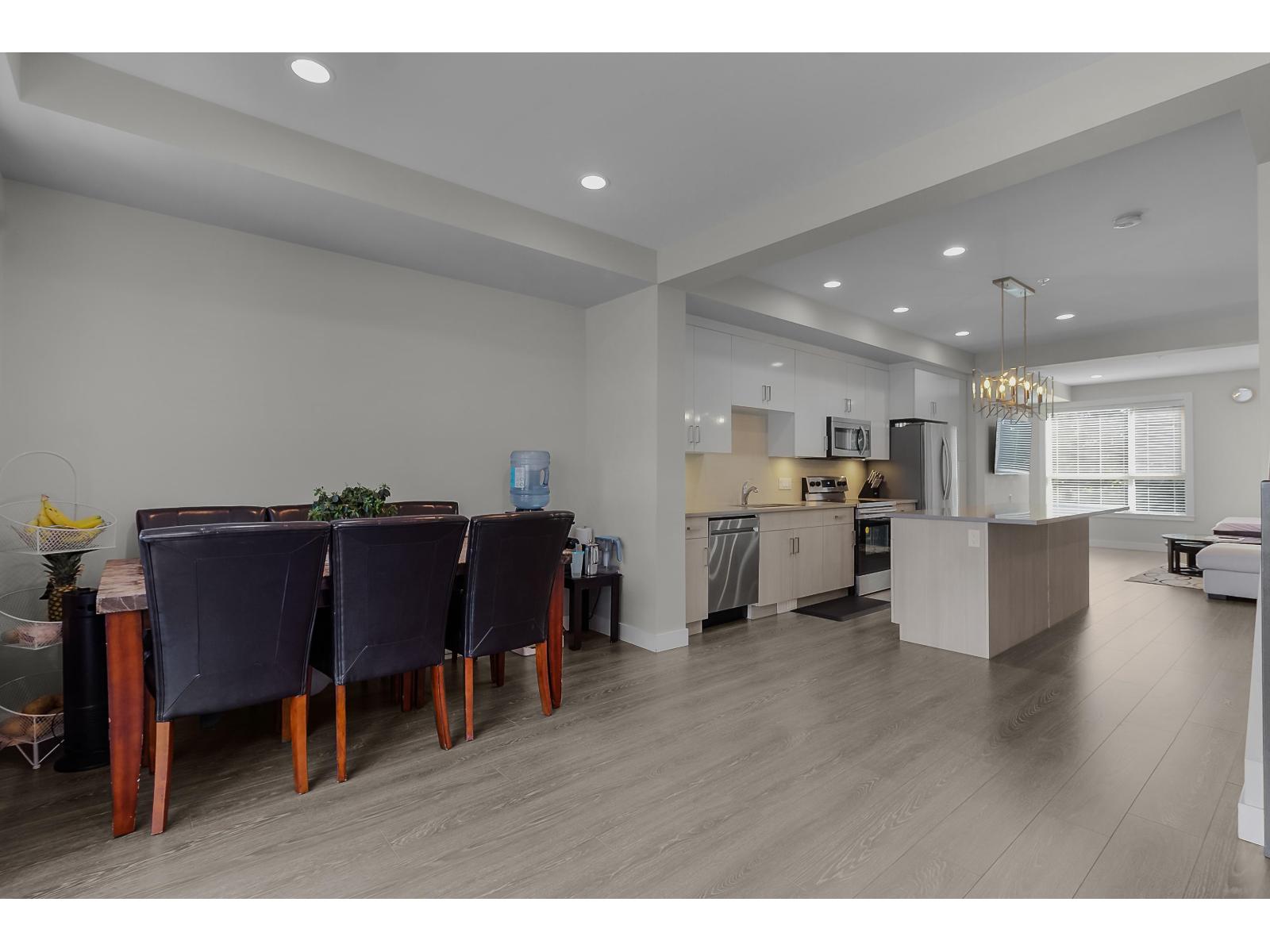 9 8413 MIDTOWN WAY, Chilliwack Proper South, Chilliwack