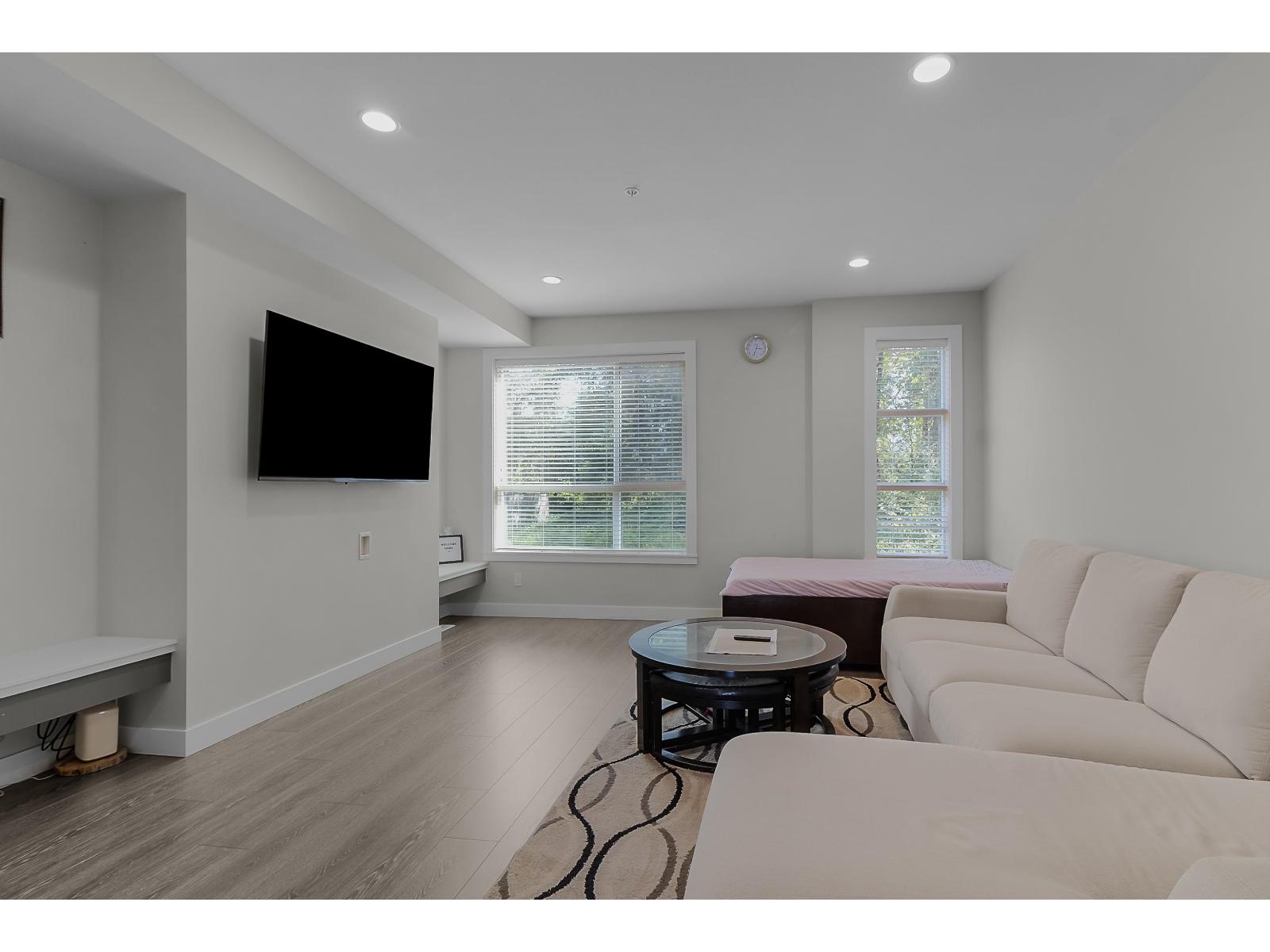 9 8413 MIDTOWN WAY, Chilliwack Proper South, Chilliwack