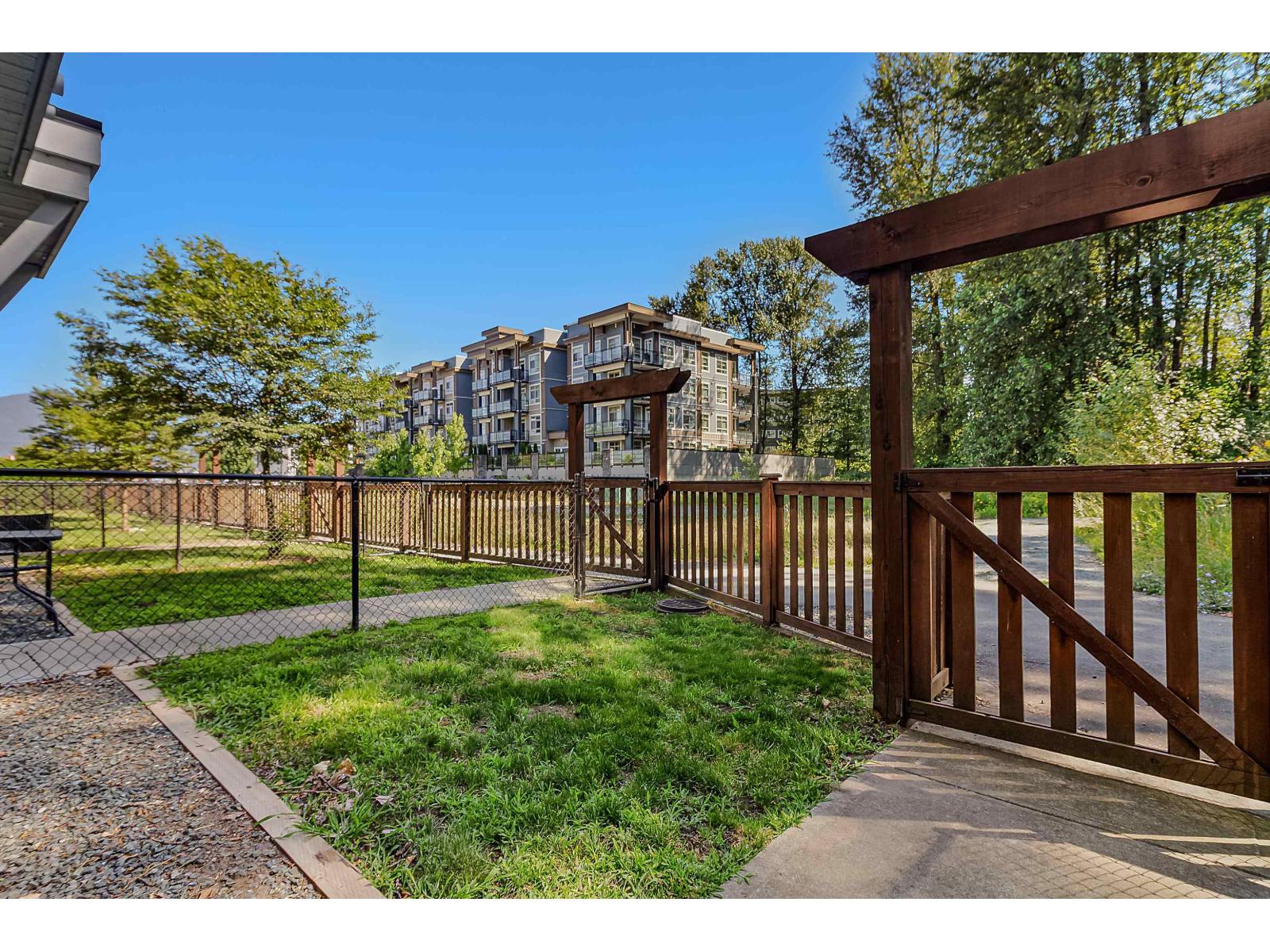 9 8413 MIDTOWN WAY, Chilliwack Proper South, Chilliwack