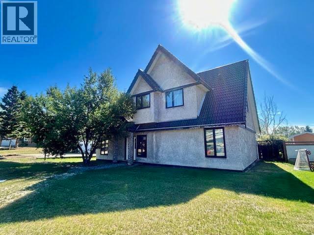 5516 MINNAKER CRESCENT - 6