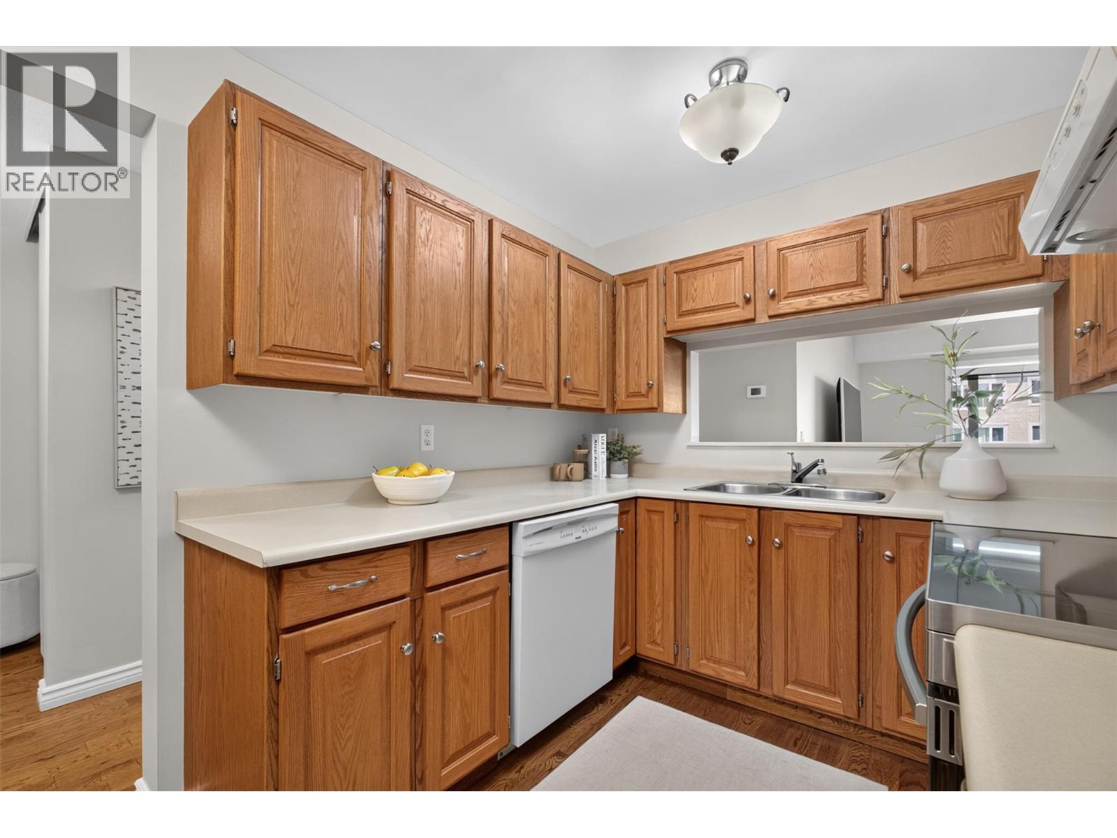 #206 1045 Sutherland Avenue - 12