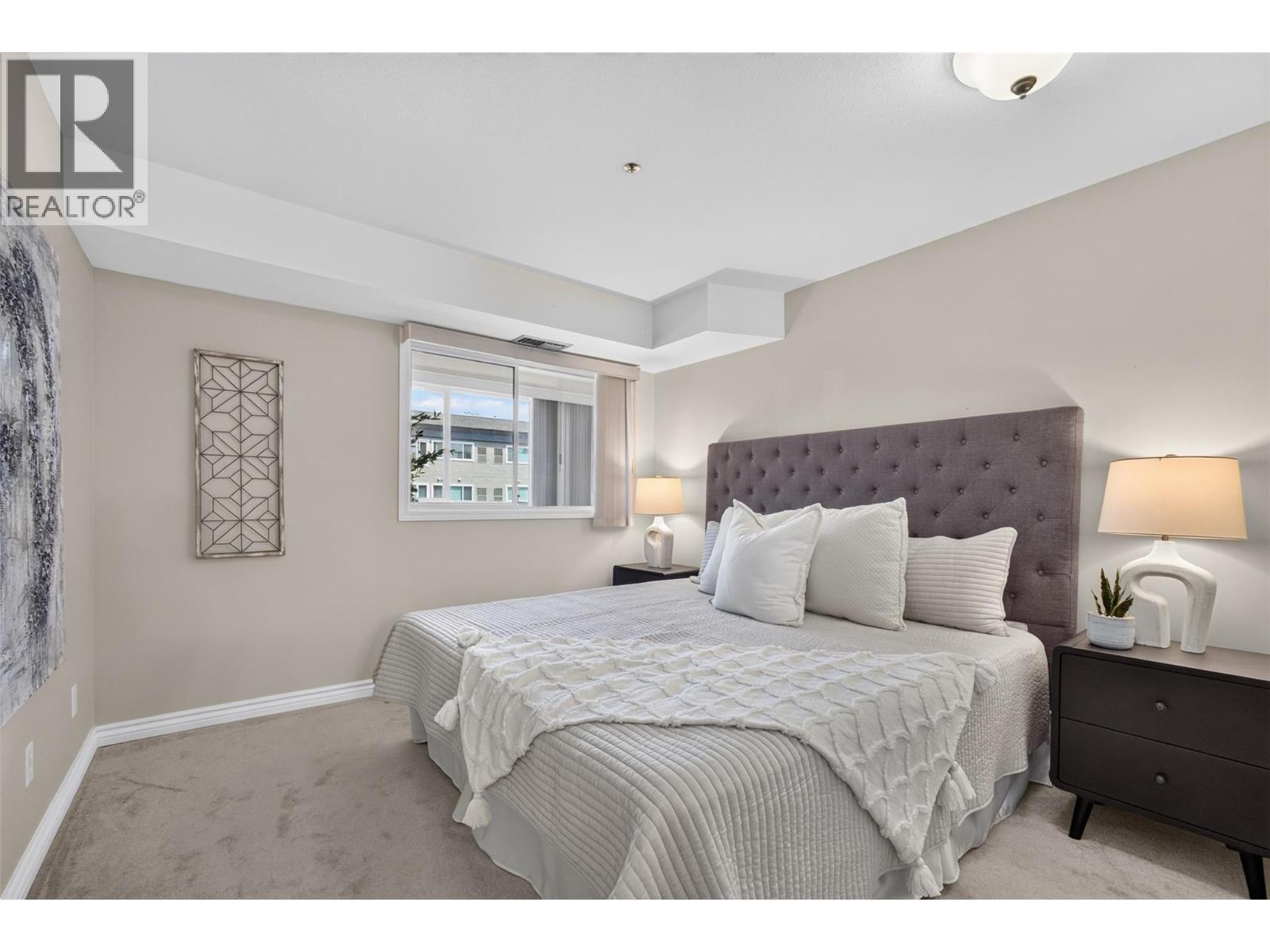 #206 1045 Sutherland Avenue - 17