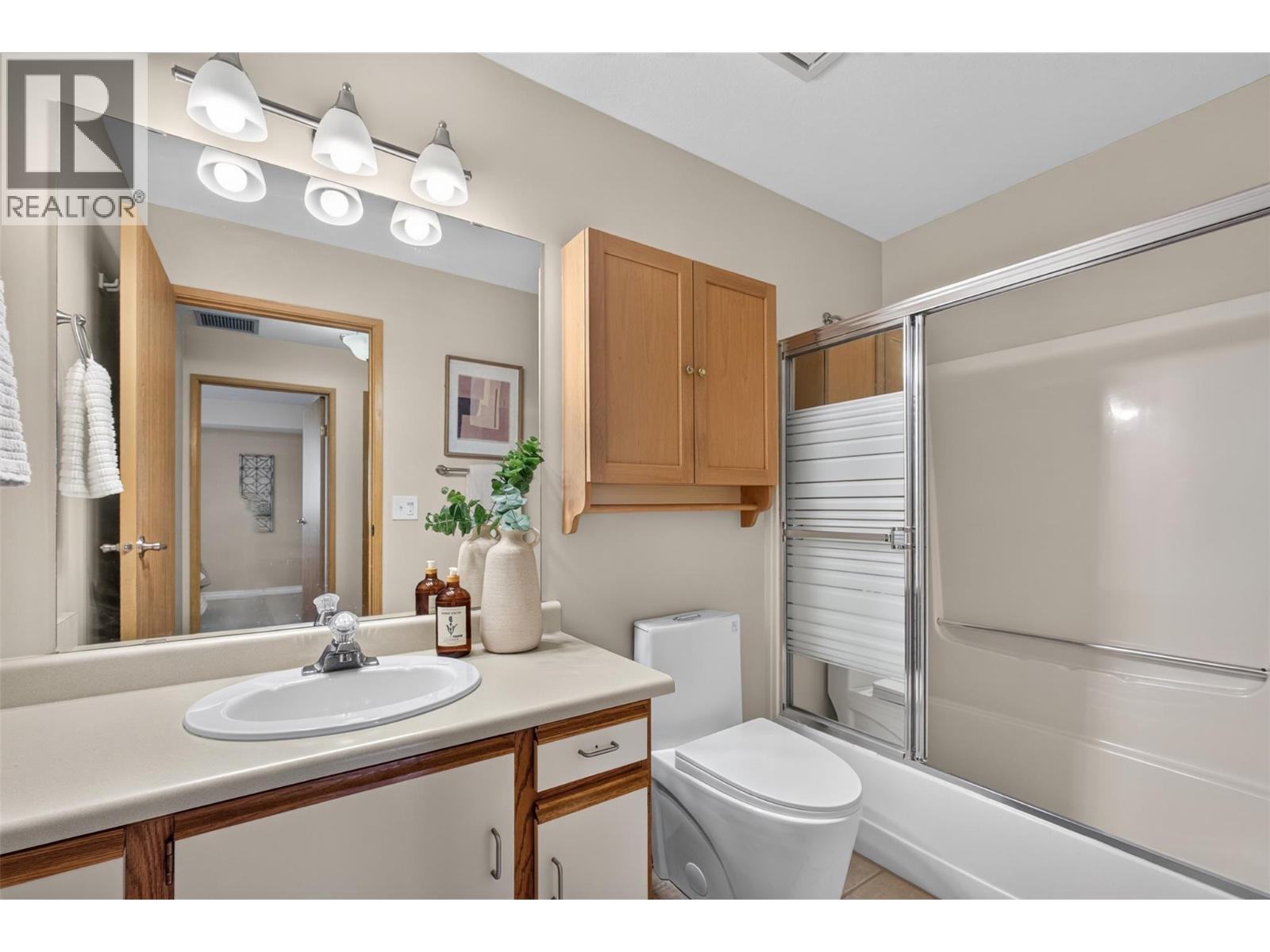 #206 1045 Sutherland Avenue - 19
