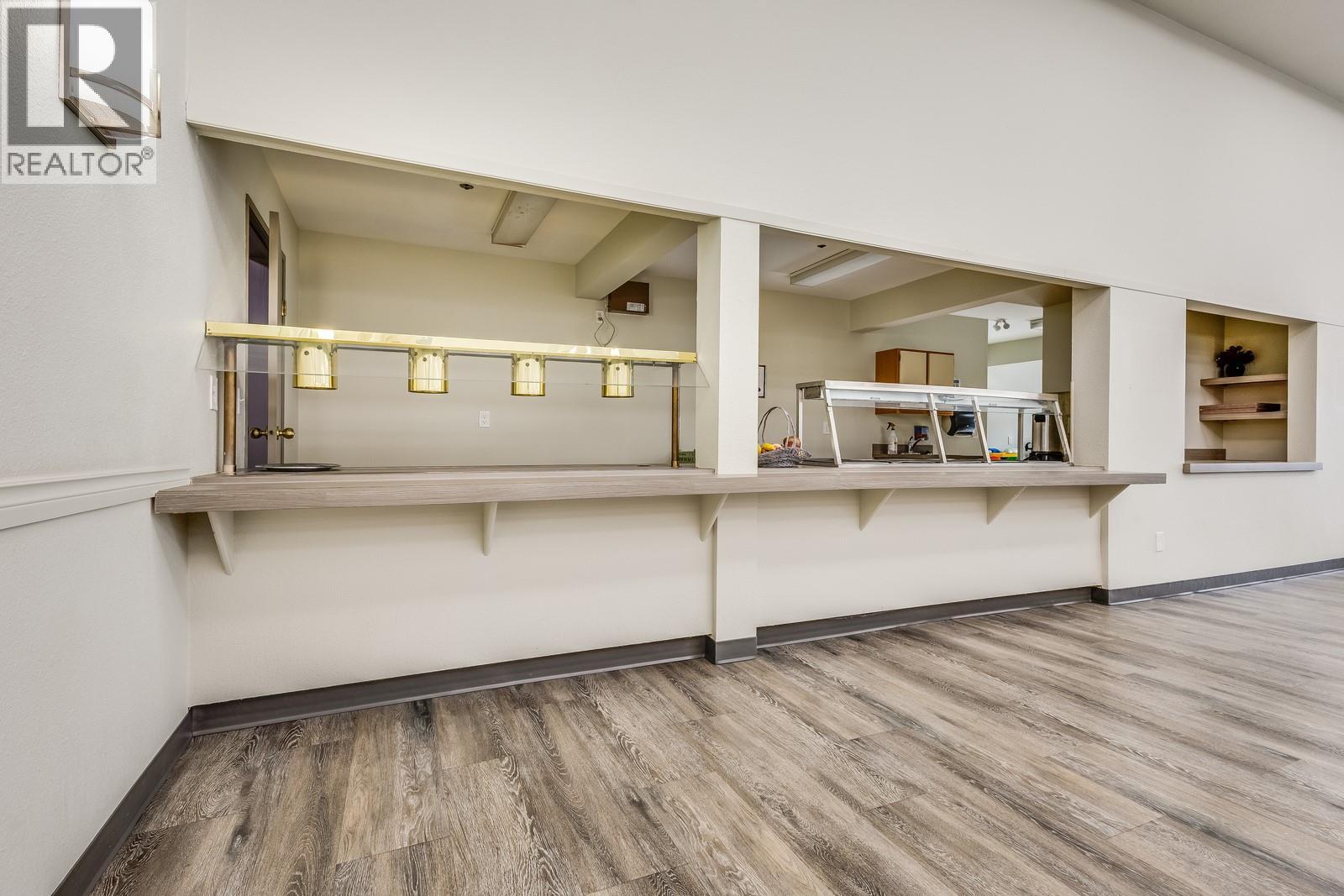 #206 1045 Sutherland Avenue - 27
