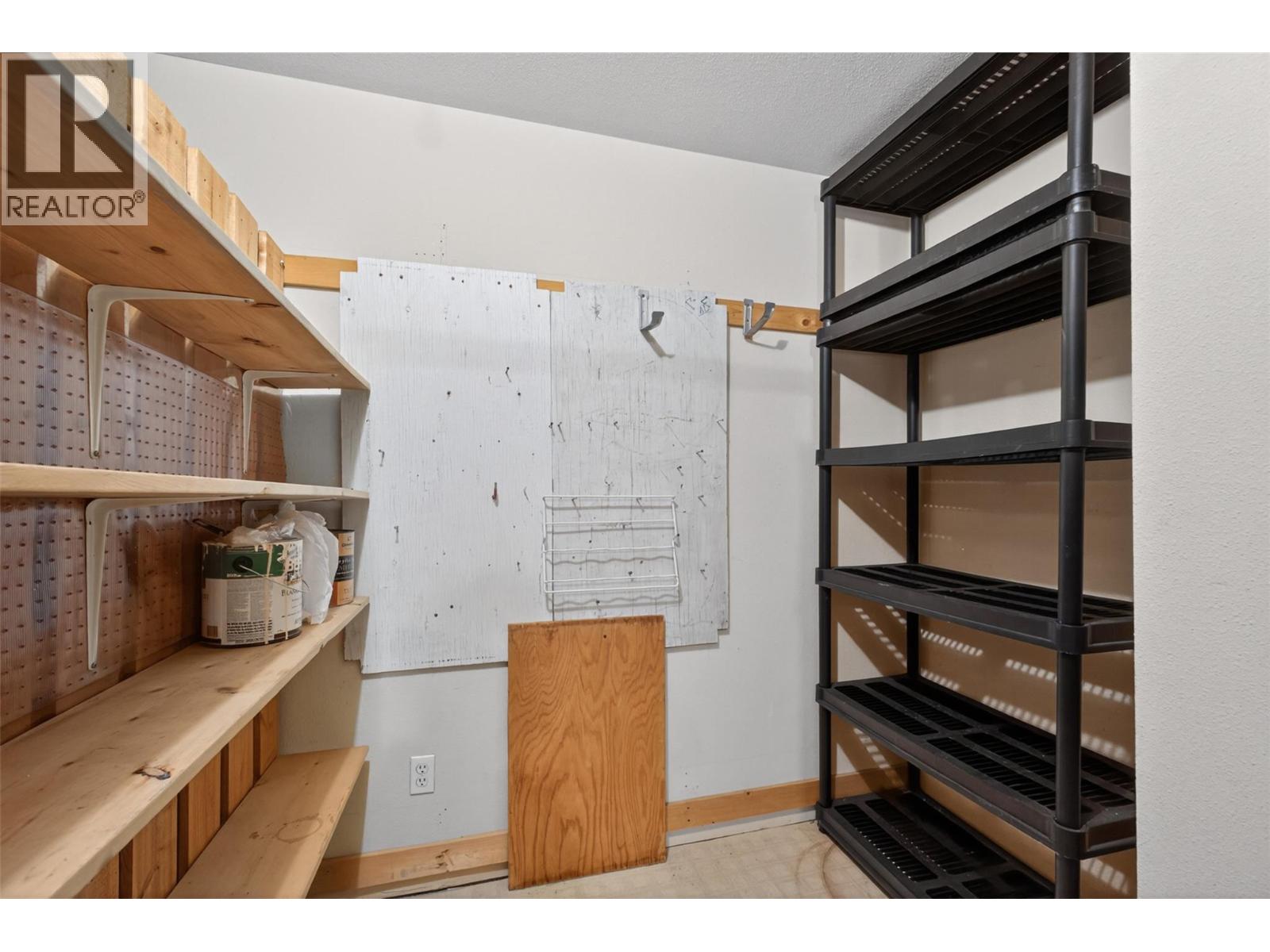 #206 1045 Sutherland Avenue - 23