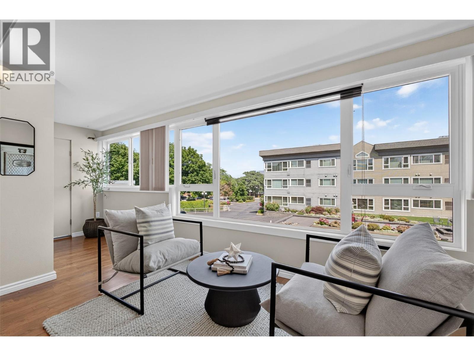 #206 1045 Sutherland Avenue - 3
