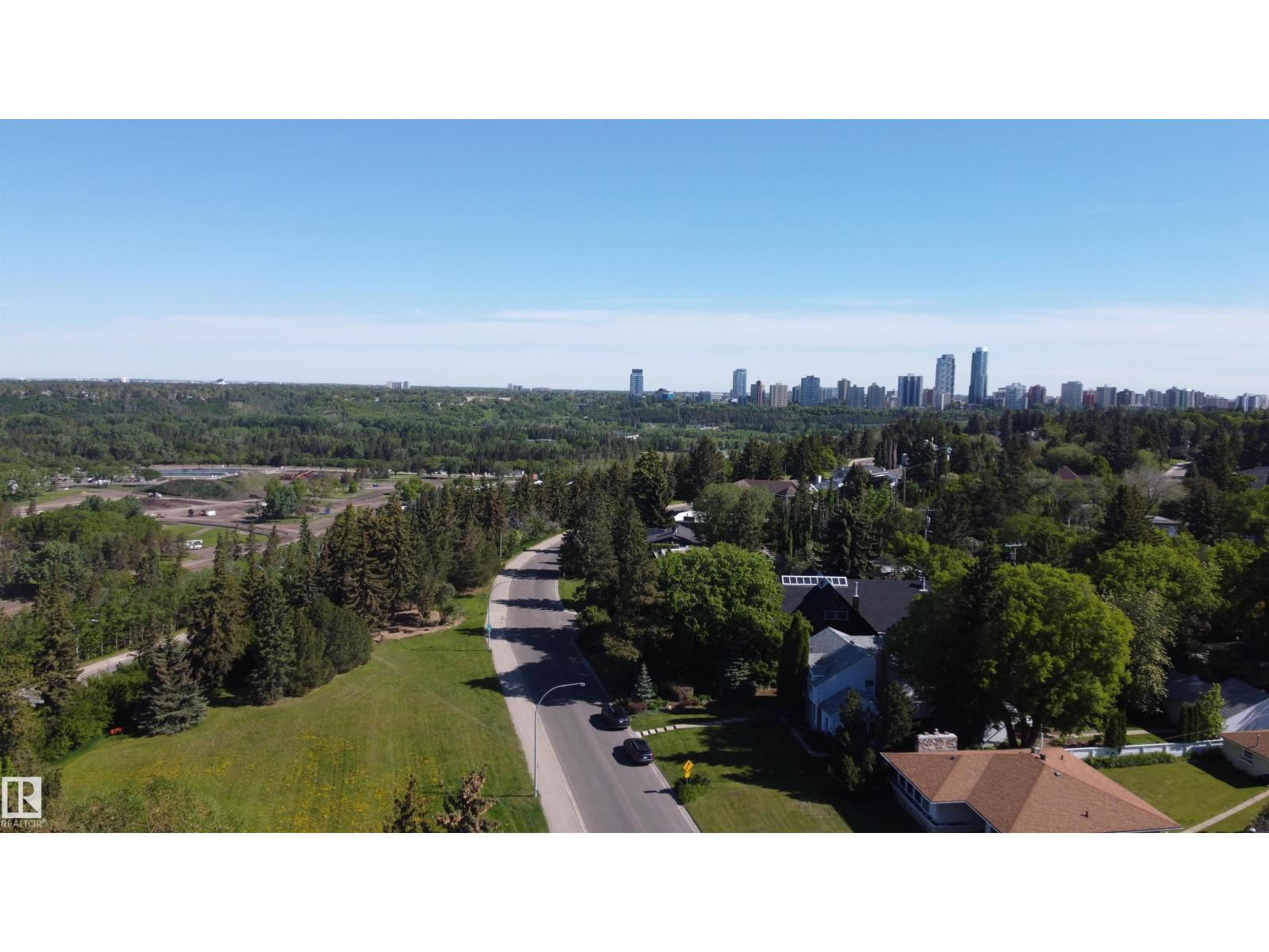 8715 SASKATCHEWAN DR NW, Windsor Park (Edmonton), Edmonton photo 4