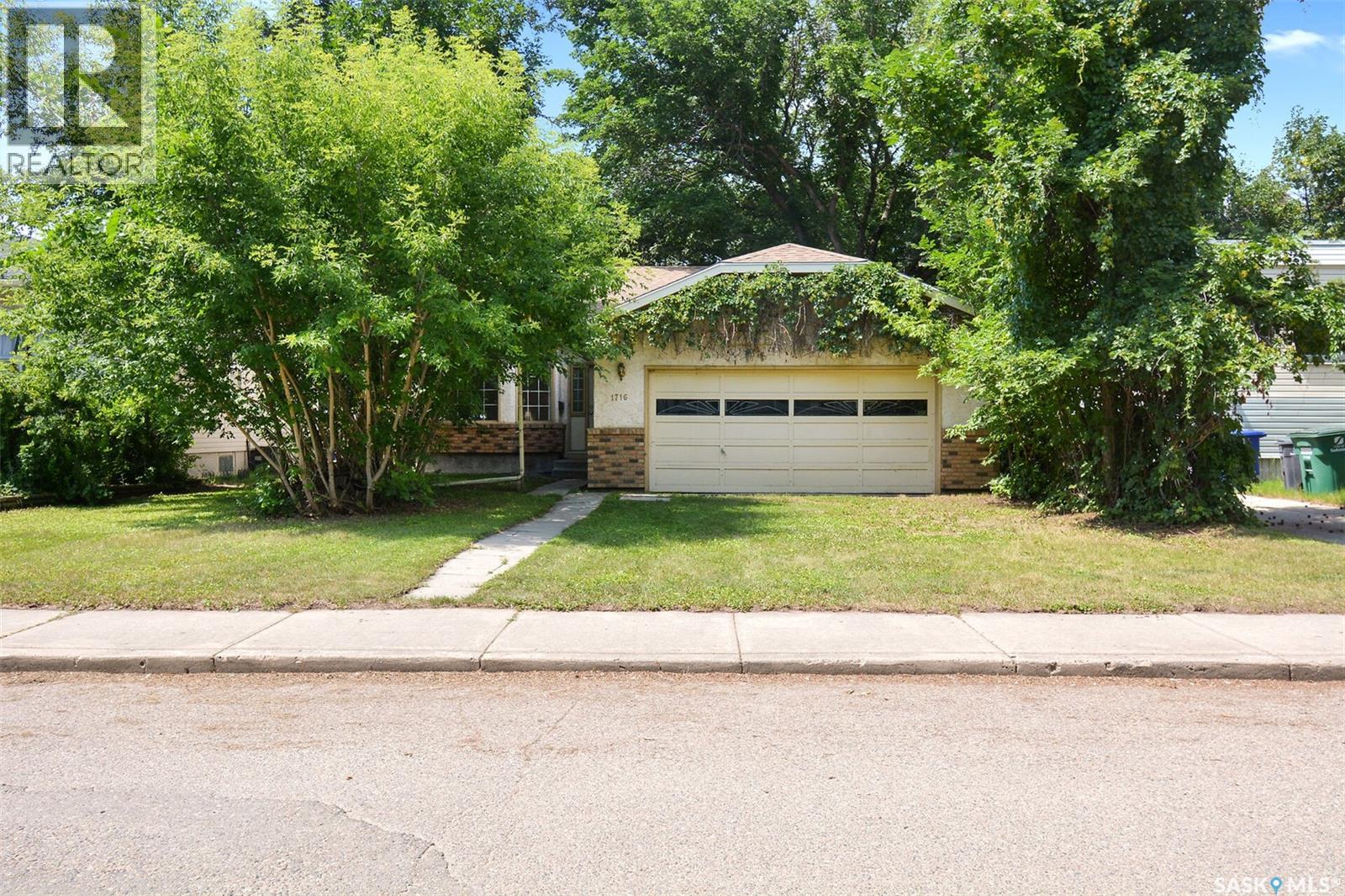 1716 Kilburn AVENUE - 2