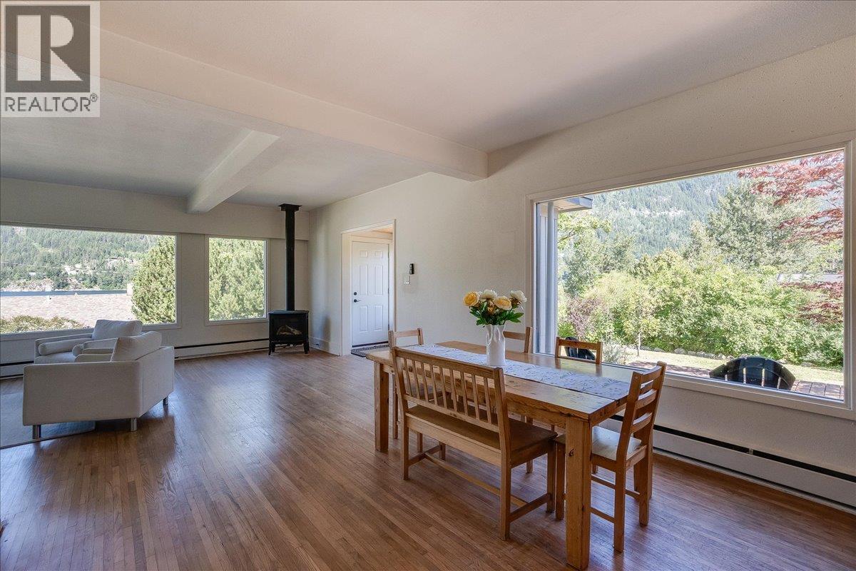 422 Maple Street - 10
