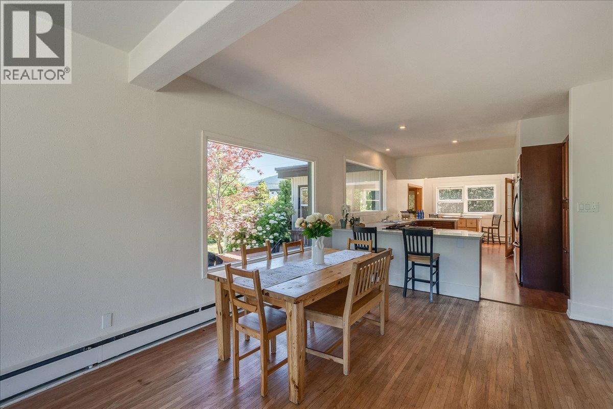 422 Maple Street - 11