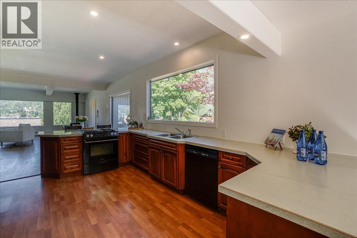 422 Maple Street - 13
