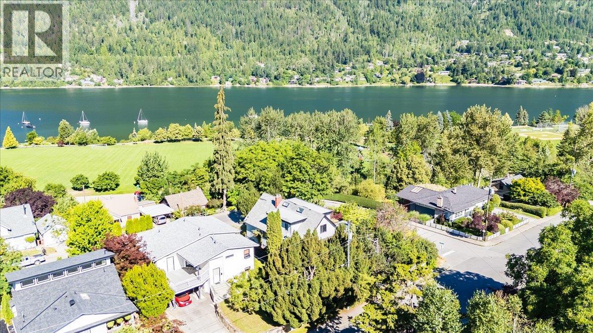 422 Maple Street - 58