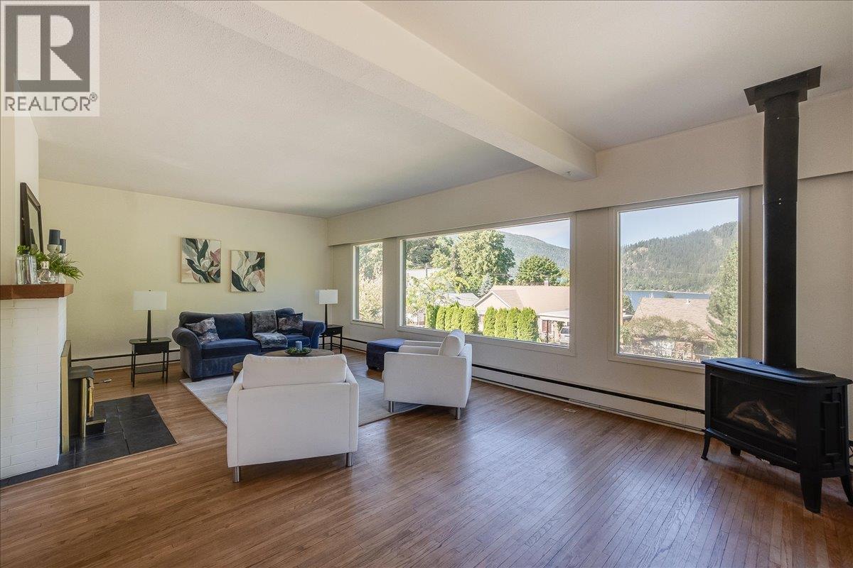 422 Maple Street - 8