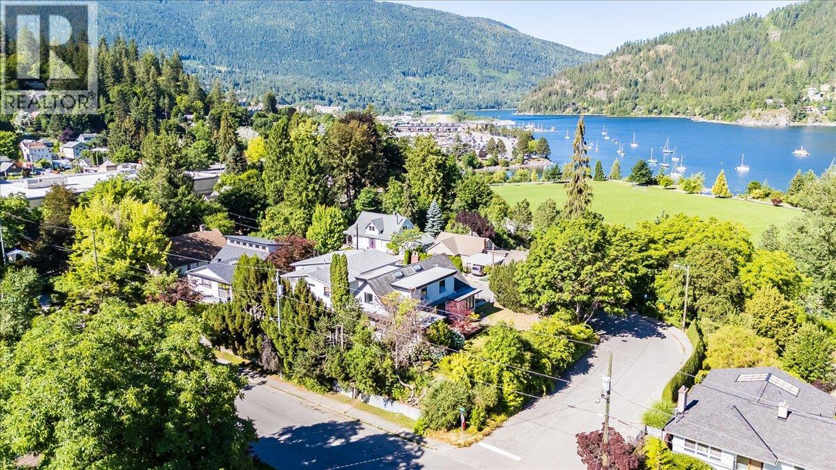 422 Maple Street - 60