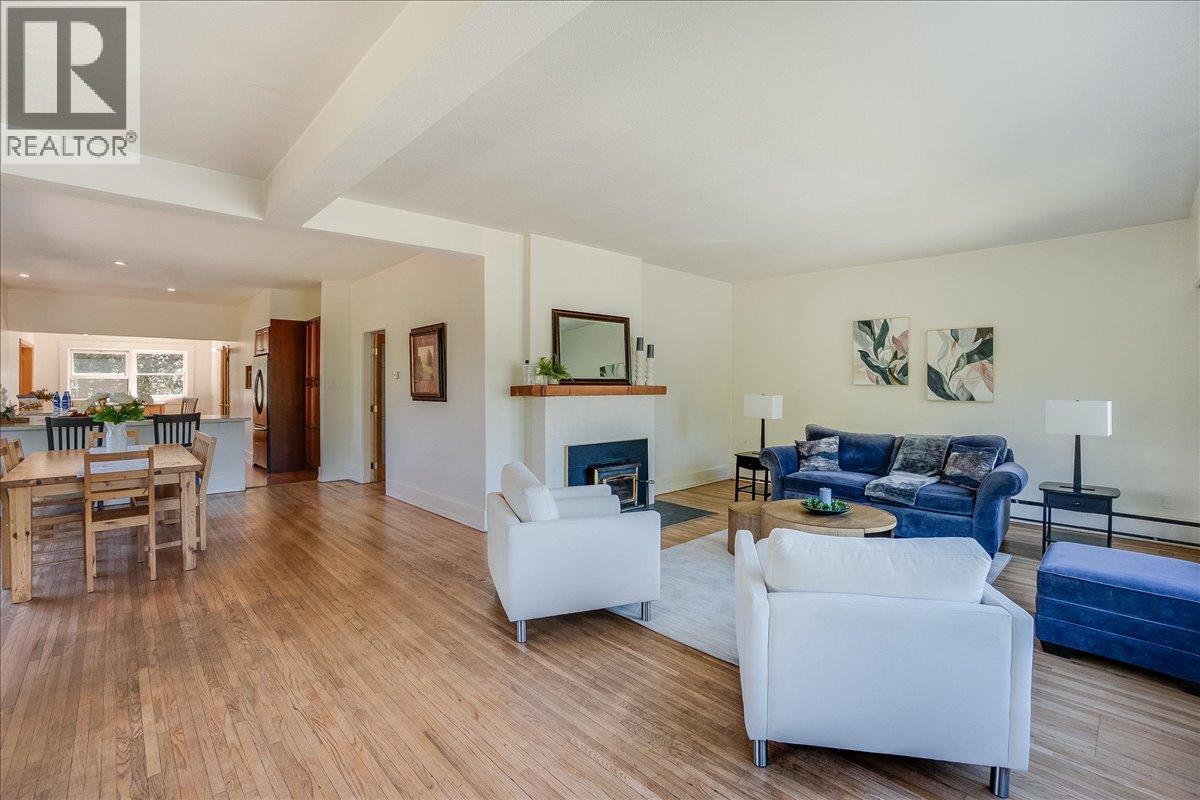 422 Maple Street - 7