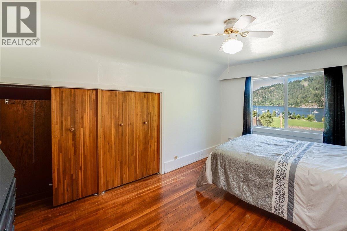 422 Maple Street - 37