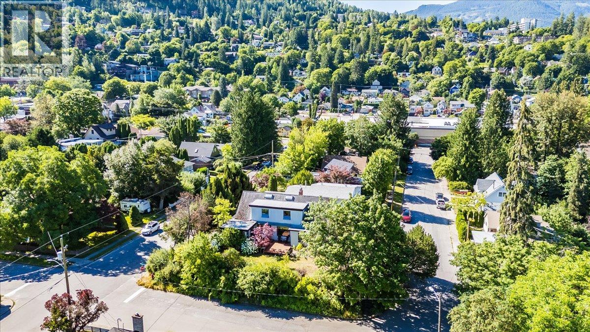 422 Maple Street - 61