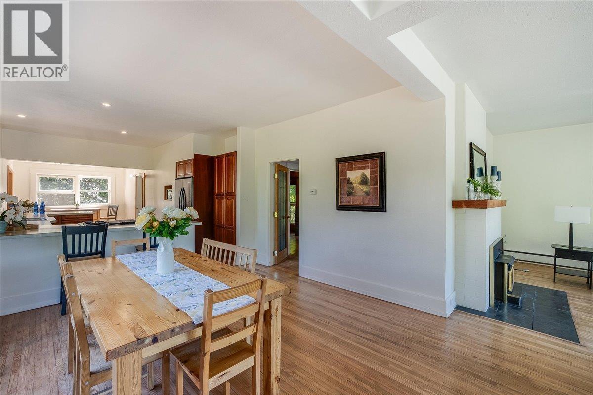 422 Maple Street - 14