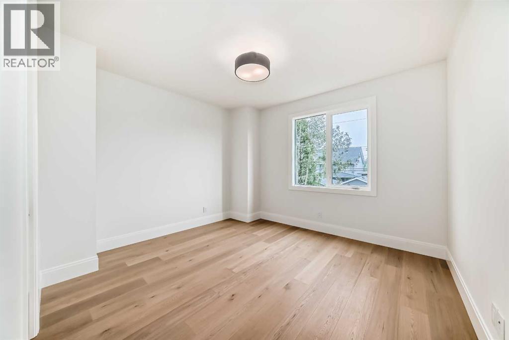 2034 52 Avenue SW - 37