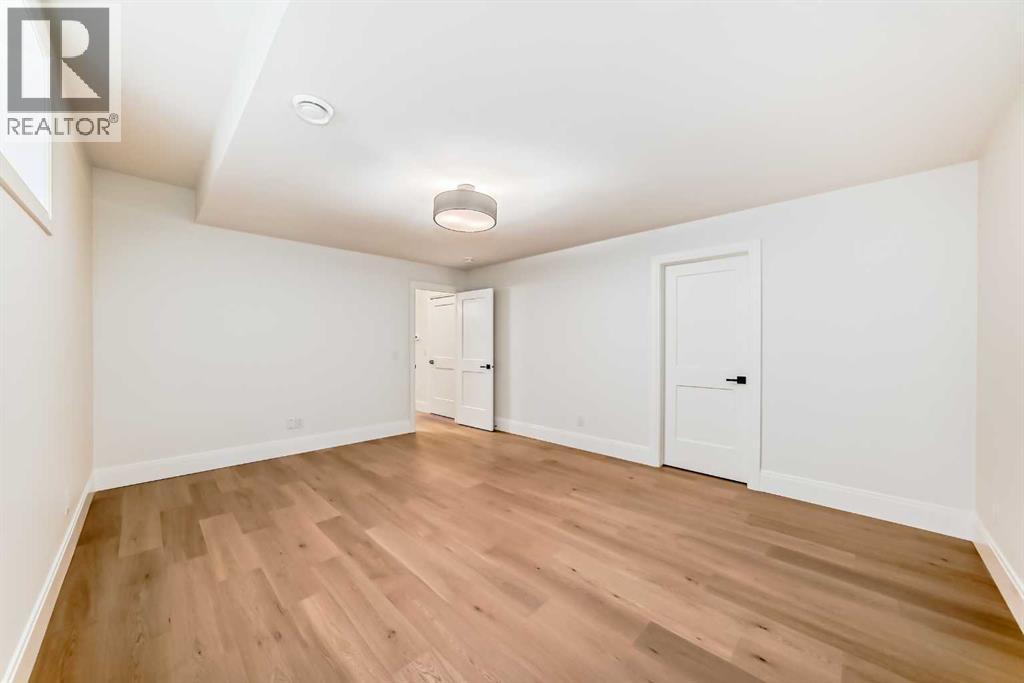 2034 52 Avenue SW - 22