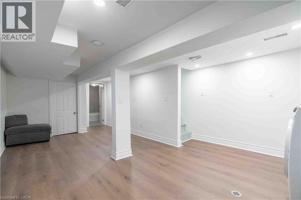 195 WOOD Street E - 19