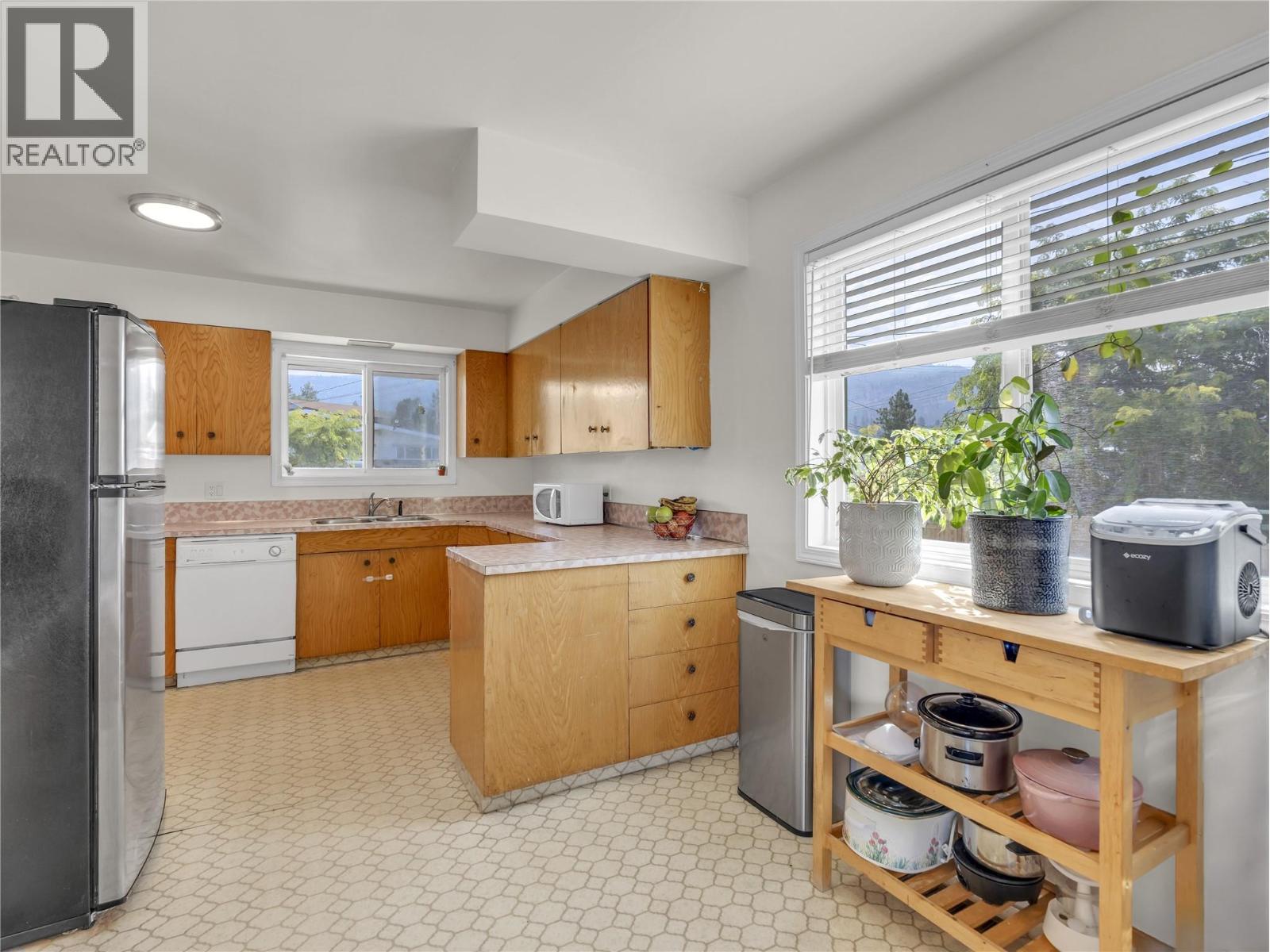 1477 CARMI Drive - 6