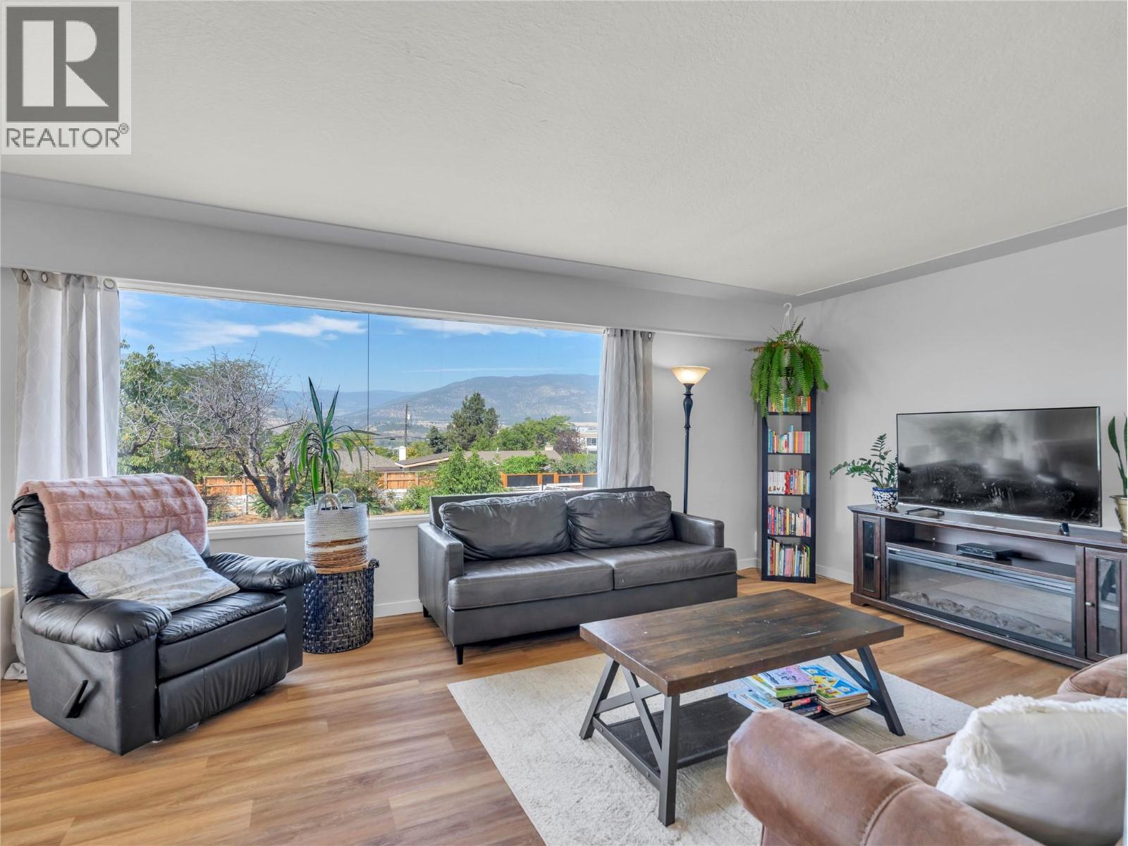 1477 CARMI Drive - 3