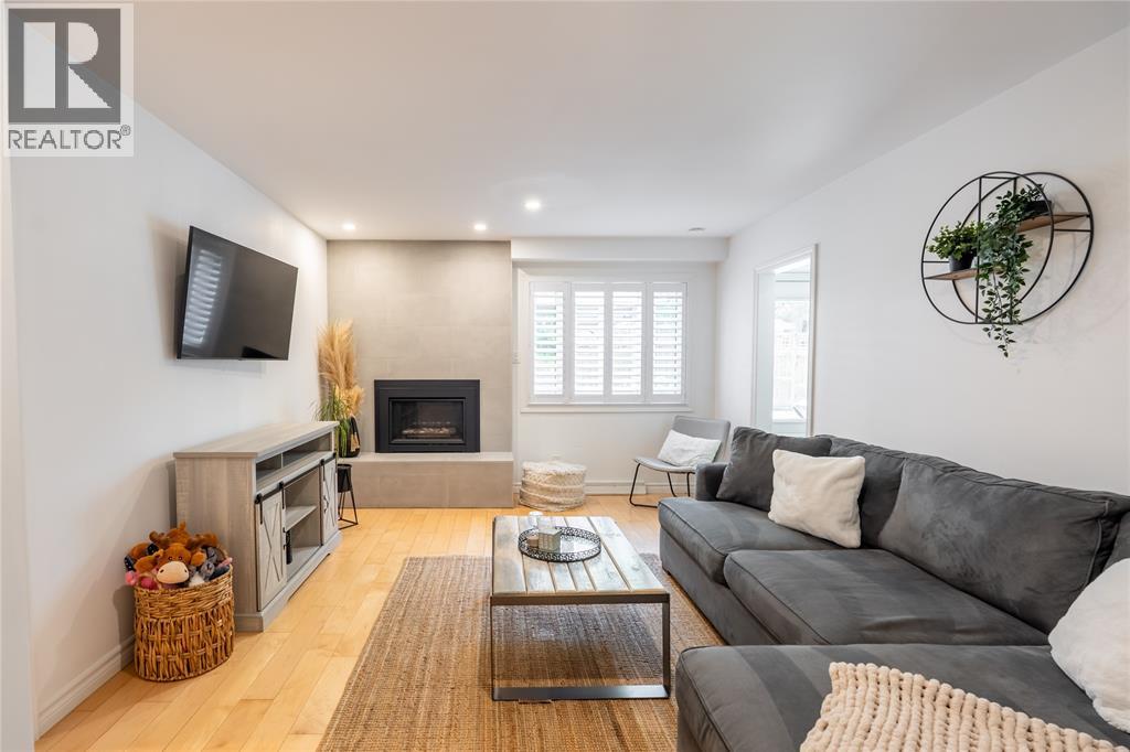 1726 Mills STREET - 16
