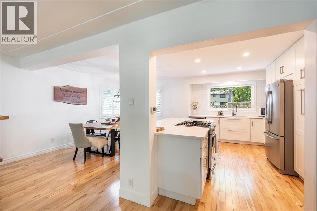 1726 Mills STREET - 6