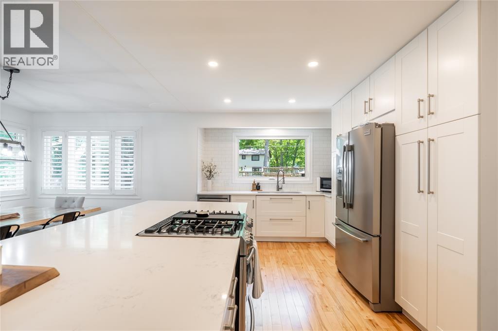 1726 Mills STREET - 12