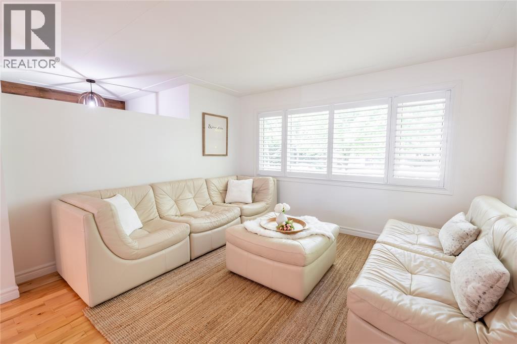 1726 Mills STREET - 14