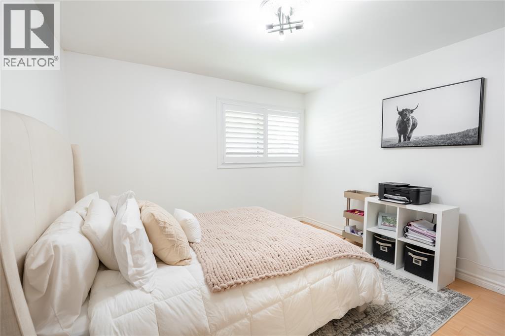 1726 Mills STREET - 24