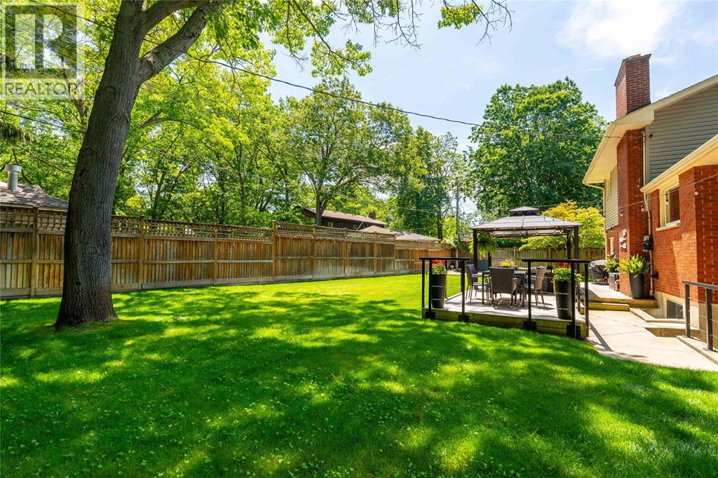 1726 Mills STREET - 40