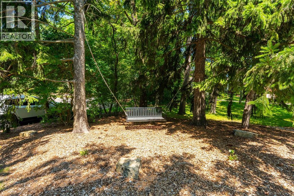 1726 Mills STREET - 46