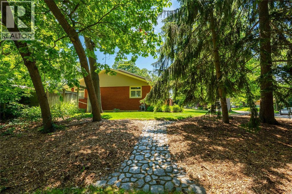 1726 Mills STREET - 47