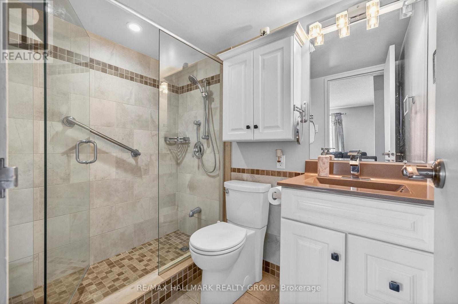 #404 158 A MCARTHUR AVENUE - 13