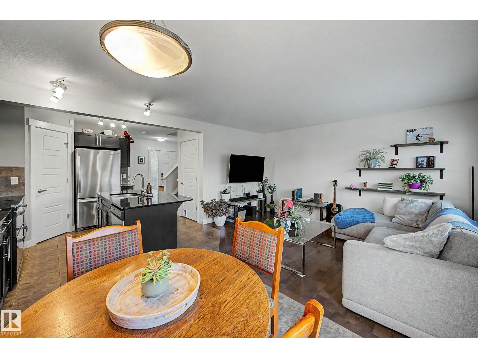 9436 230 ST NW - 11