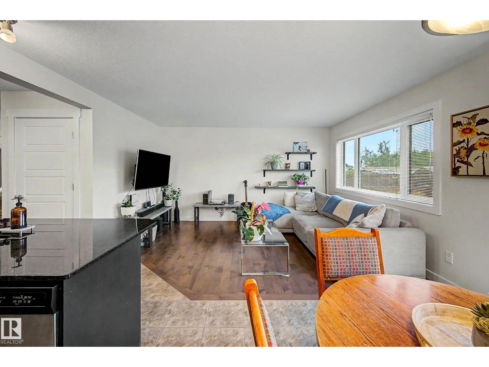 9436 230 ST NW - 13