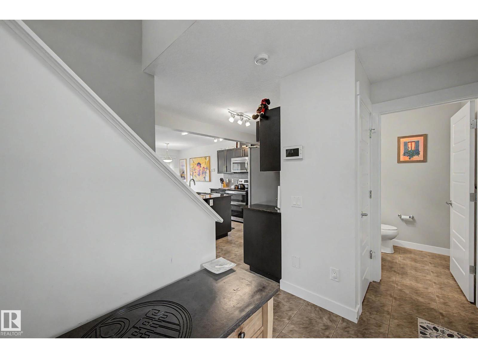 9436 230 ST NW - 17