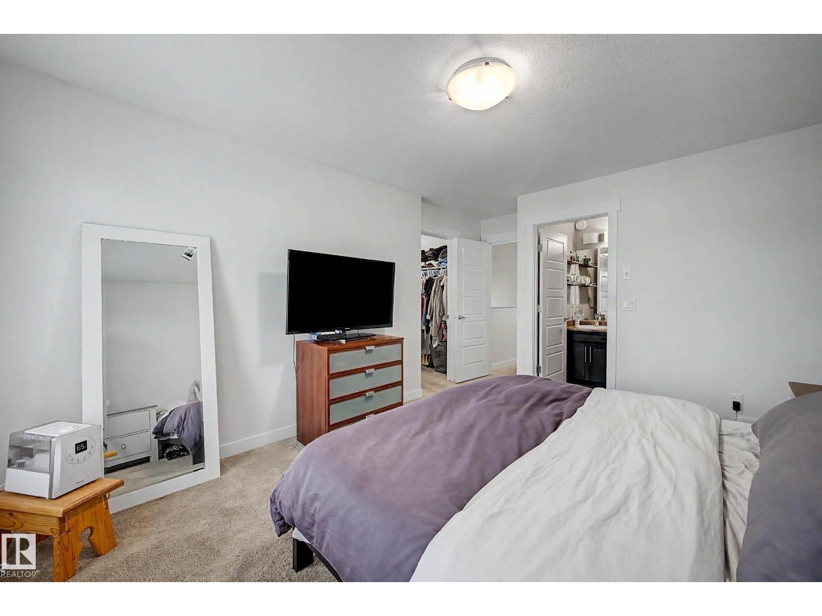 9436 230 ST NW - 23