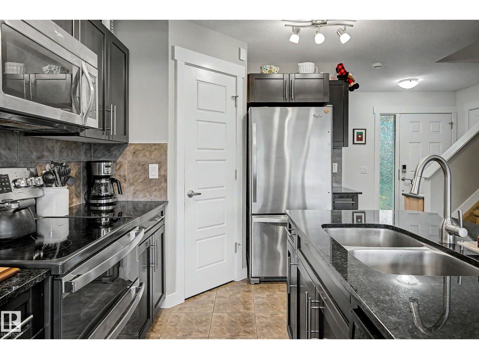 9436 230 ST NW - 3