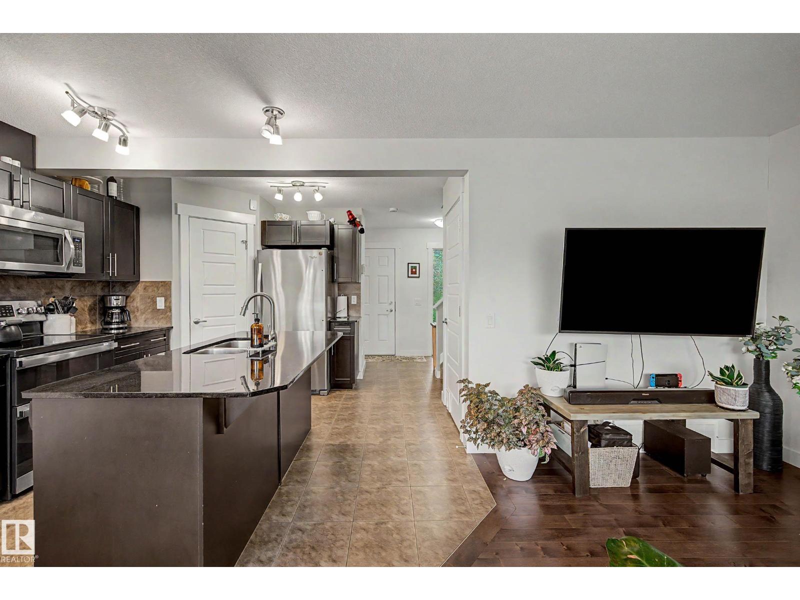 9436 230 ST NW - 4